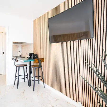 Studio-2pers-hotel Deville-marais-paris04-central Appartement
