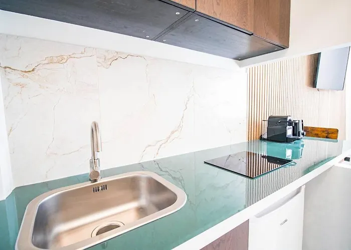 Apartment Typical Parisian In Le Marais